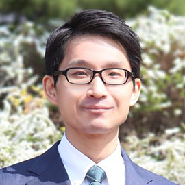 准教授 緒方 慶三郎 先生