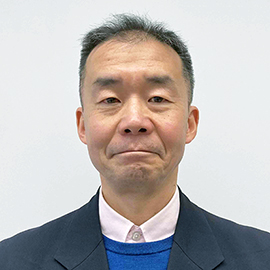 教授 冨井 眞