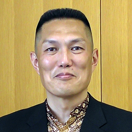 教授 佐藤 輝 先生