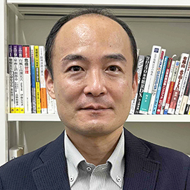 教授 秦 康範