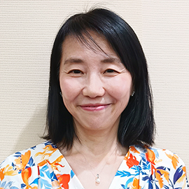 教授 直山 木綿子