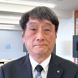 教授 鯵坂 恒夫