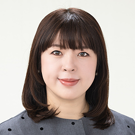 講師 牧 久美子