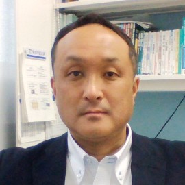 准教授 松﨑 晴康 先生