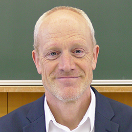 東海大学 国際文化学部 国際コミュニケーション学科 准教授 ボブ アシュクロフト 先生