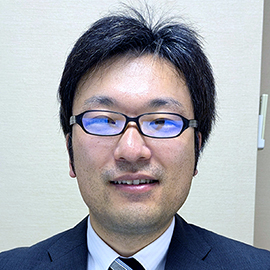 准教授 野坂 真