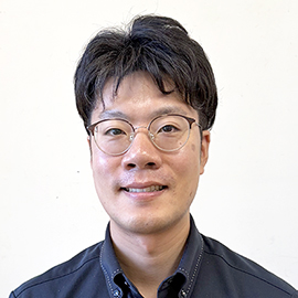 准教授 小形 優人 先生