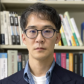 広島大学 総合科学部 国際共創学科 准教授 白川 俊之 先生