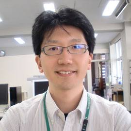 教授 杉井 学