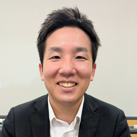 准教授 伊藤 友輔