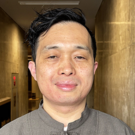 准教授 尾花 賢一 先生